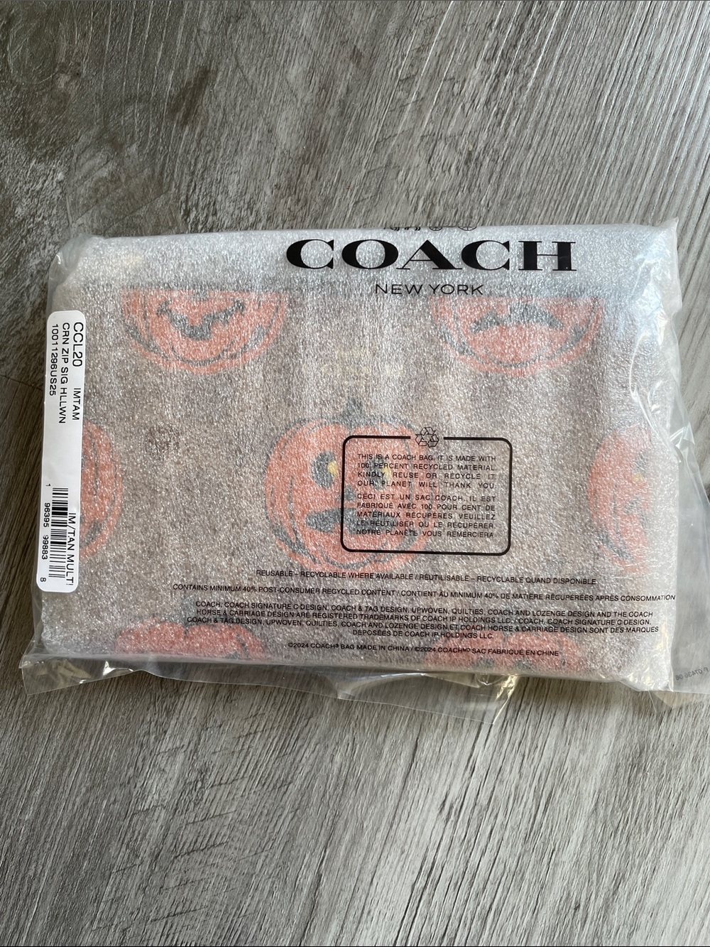 Coach Wristlet - Picture 4 of 4